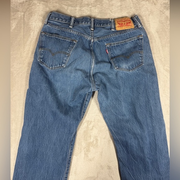 Levi’s Men’s 501 Original Shrink to Fit Button Fly Men’s Straight Blue Jeans 38 - Picture 2 of 16